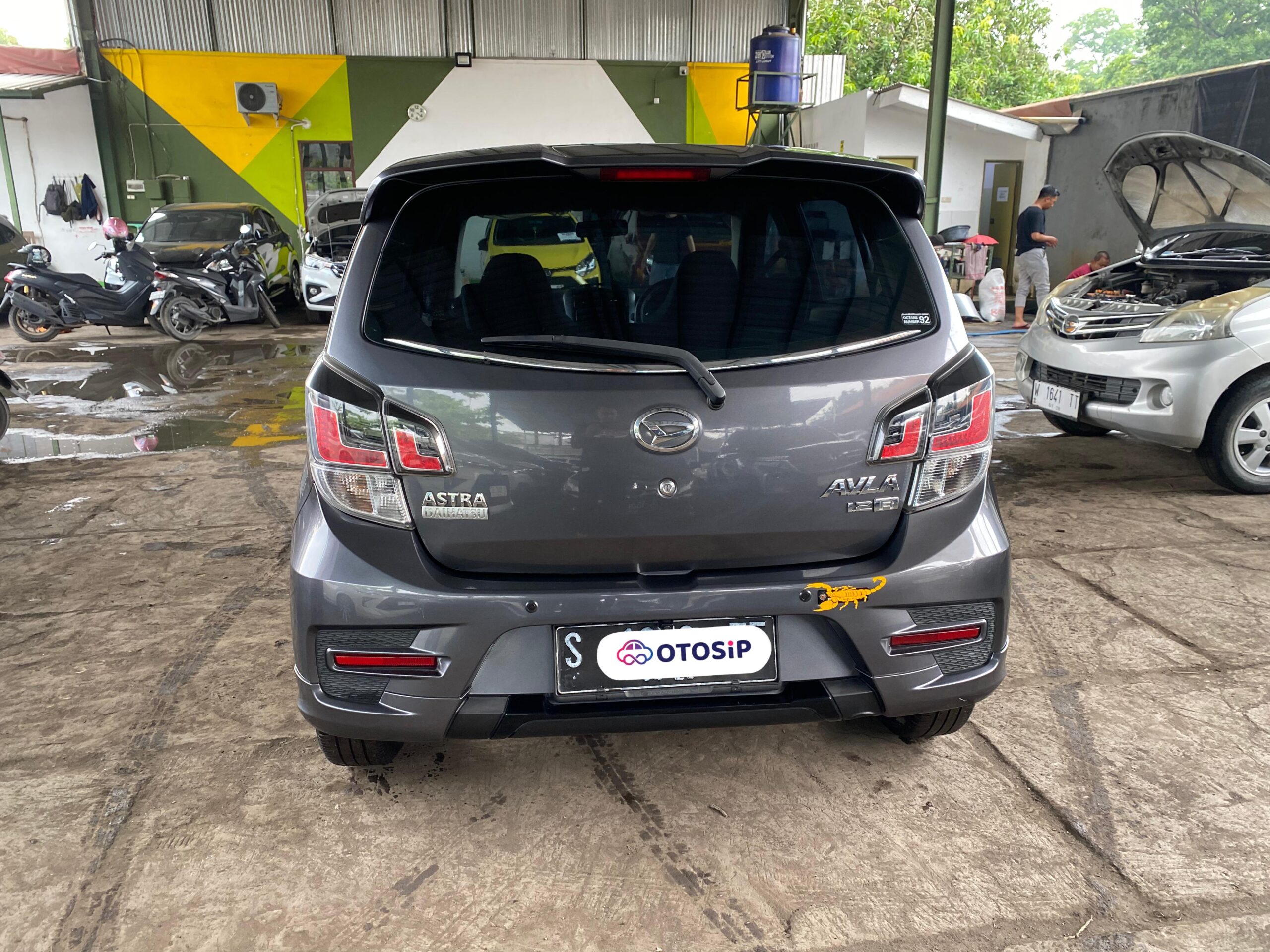 Daihatsu Ayla R 1.2 MT