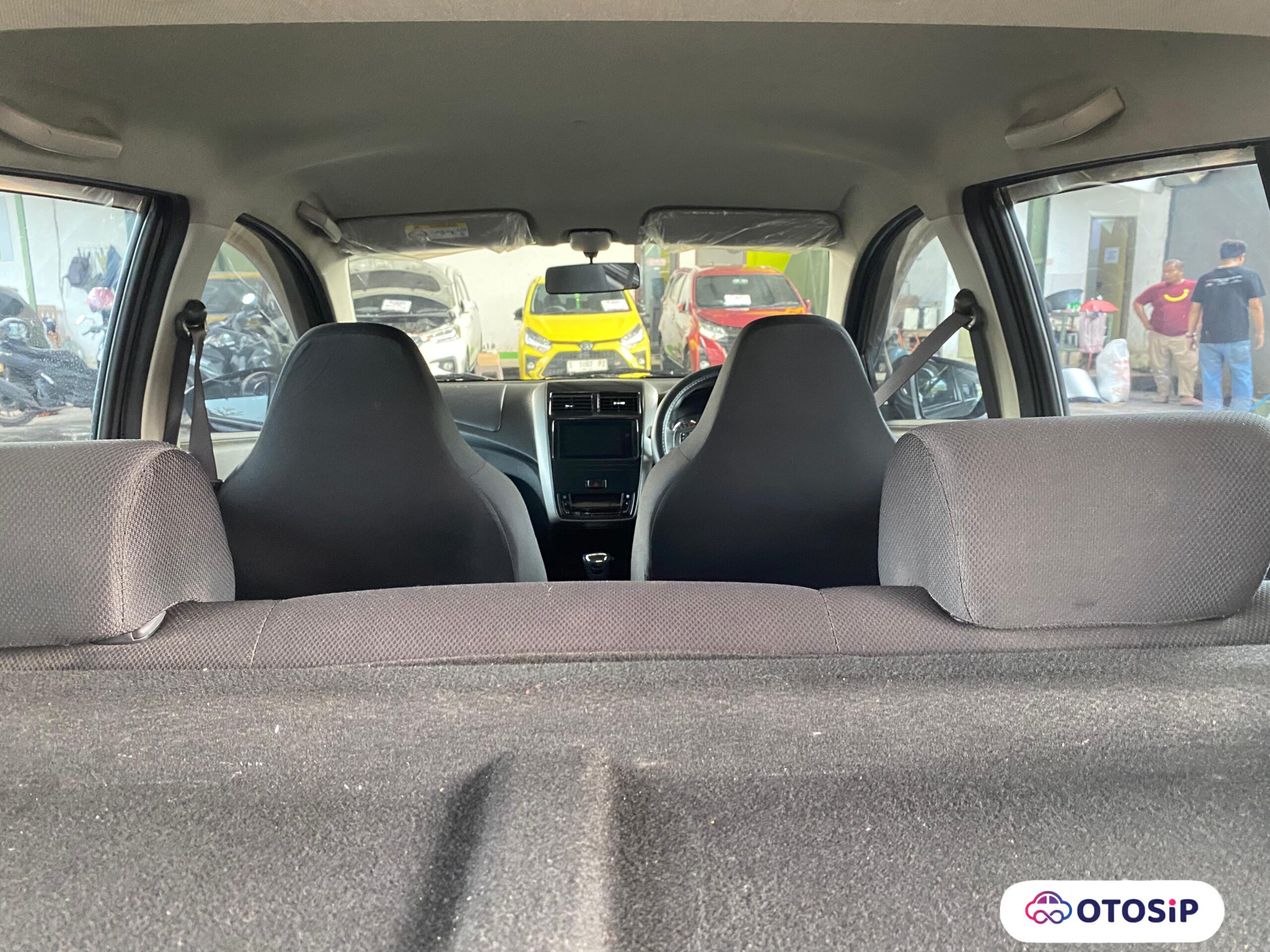 Daihatsu Ayla R 1.2 MT