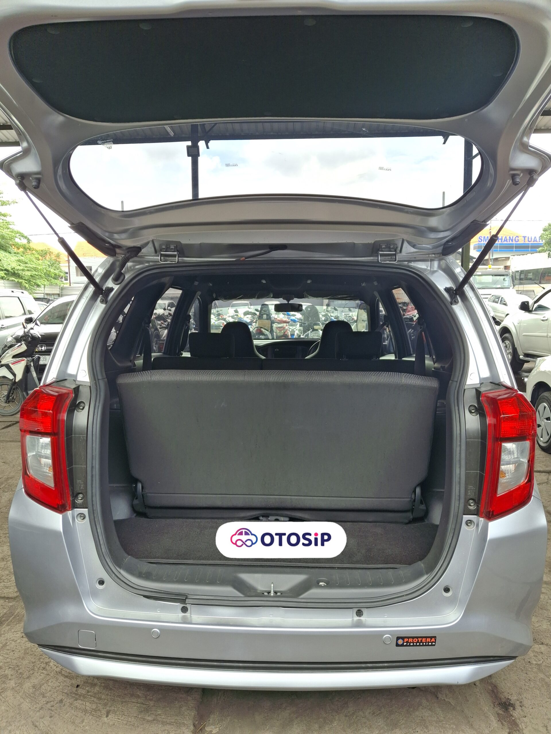 Daihatsu Sigra M 1.0 MT